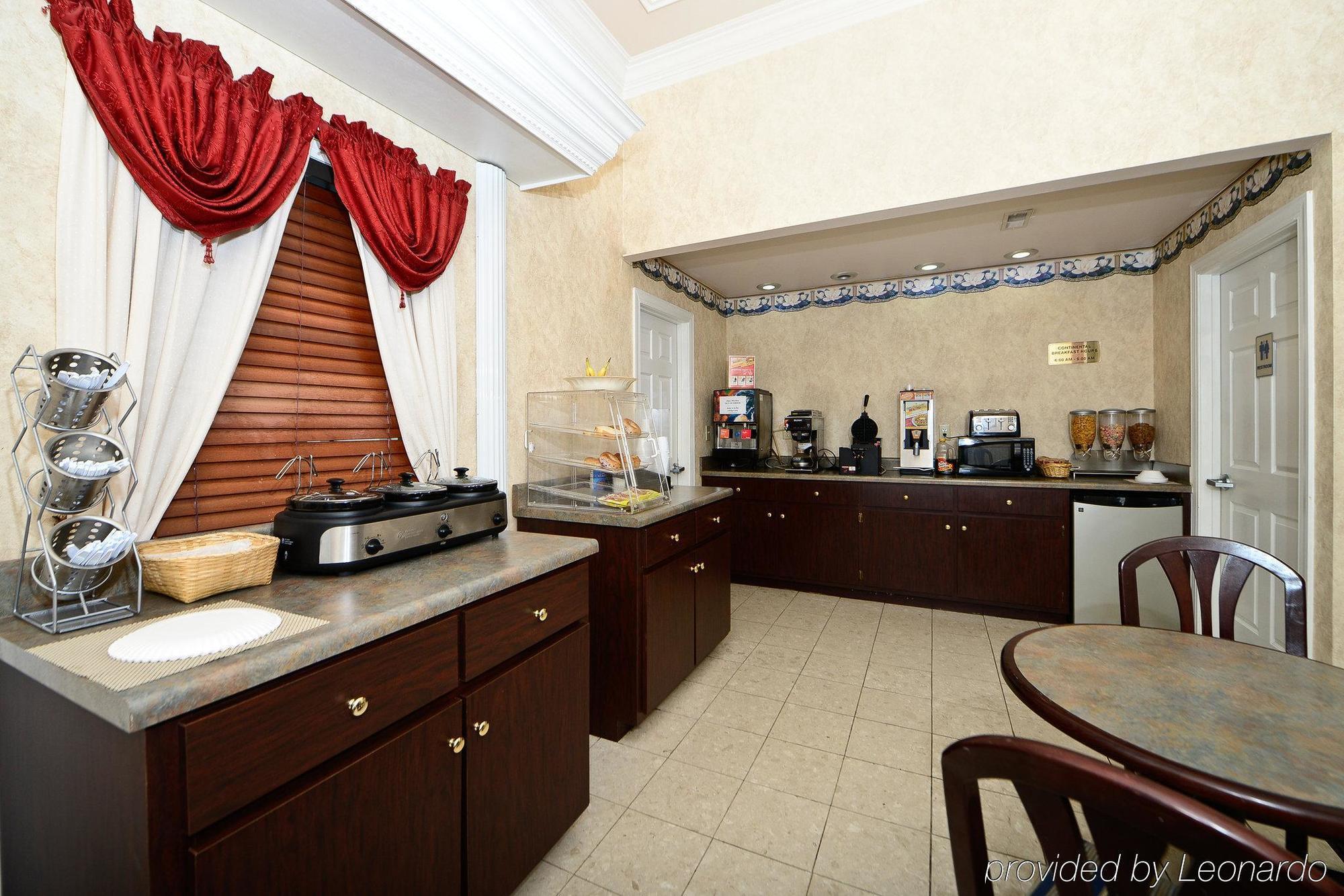 Red Roof Inn מאסל שולס מסעדה תמונה