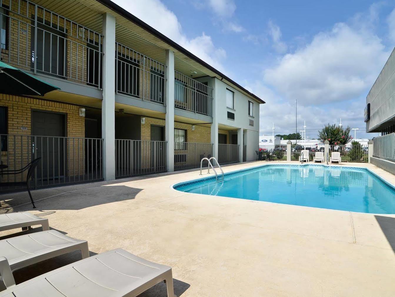 Red Roof Inn מאסל שולס מראה חיצוני תמונה