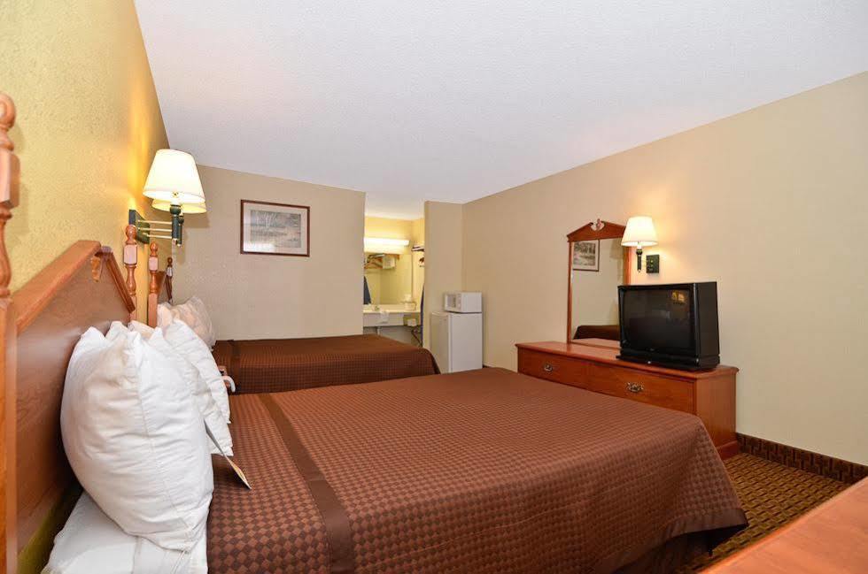 Red Roof Inn מאסל שולס מראה חיצוני תמונה
