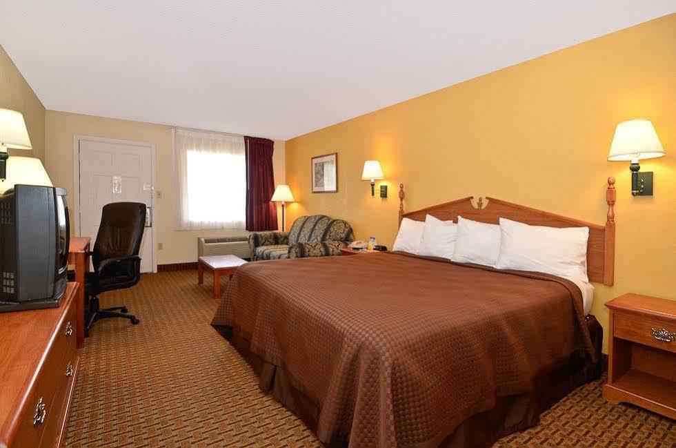 Red Roof Inn מאסל שולס מראה חיצוני תמונה